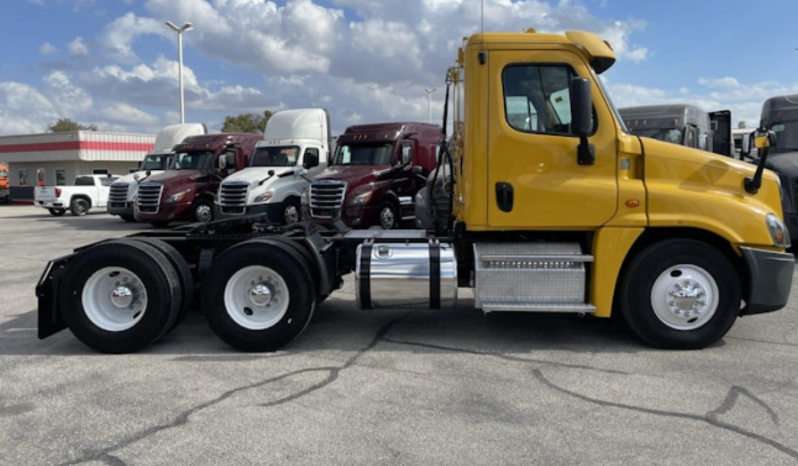 
								Used 2015 Freightliner Cascadia 125 Day Cab in Converse Texas full									
