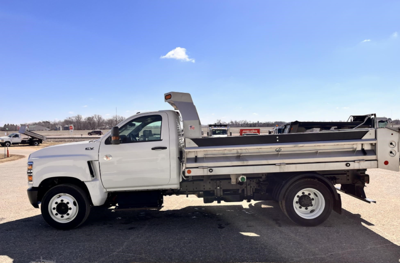 
								New 2023 International CV Dump Truck in Crystal Minnesota full									