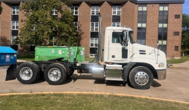 
								Used 2016 Mack CXU613 Day Cab in Gary Indiana full									