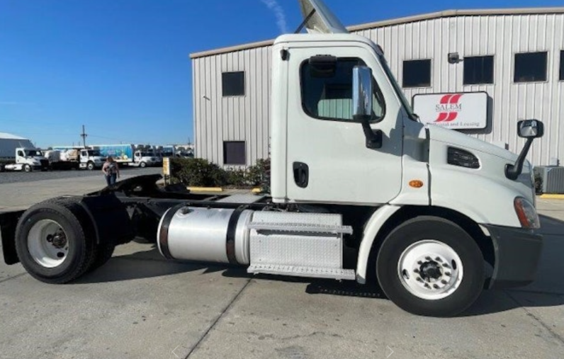 
								Used 2016 Freightliner Cascadia 113 Day Cab in Omaha Iowa full									