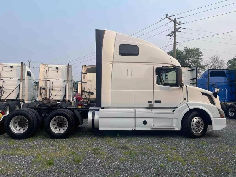 
								Used 2017 Volvo VNL Sleeper in Linden New Jersey full									