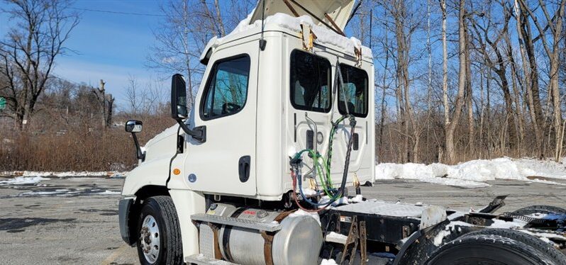 
								Used 2017 Freightliner Cascadia Day Cab in Wappingers falls New York full									