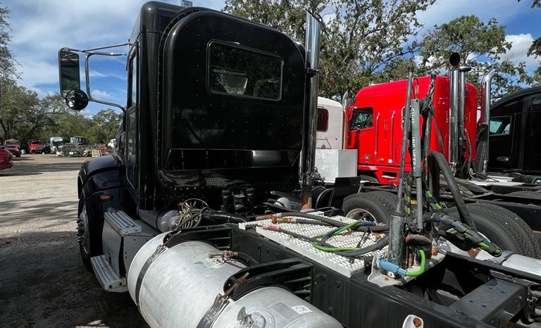 
								Used 2008 Peterbilt 386 Day Cab in Orlando Florida full									