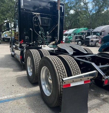 
								Used 2017 Kenworth T680 Sleeper in Orlando Florida full									