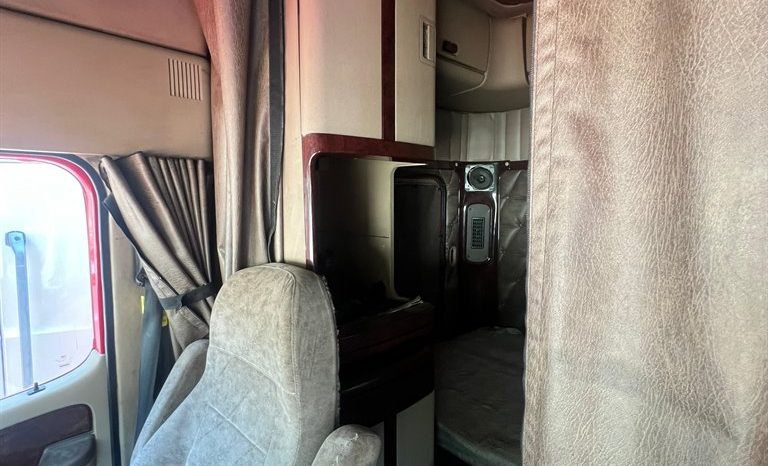
								Used 2011 Freightliner CORONADO Sleeper in Orlando Florida full									