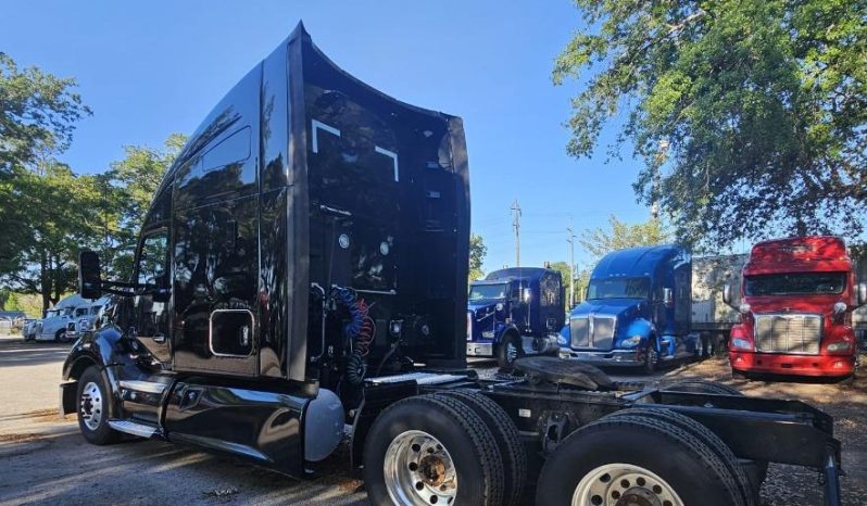 
								Used 2019 Kenworth T680 Sleeper in Orlando Florida full									