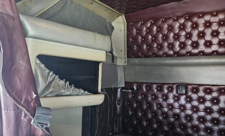 
								Used 2000 Kenworth W900 Sleeper in Orlando Florida full									