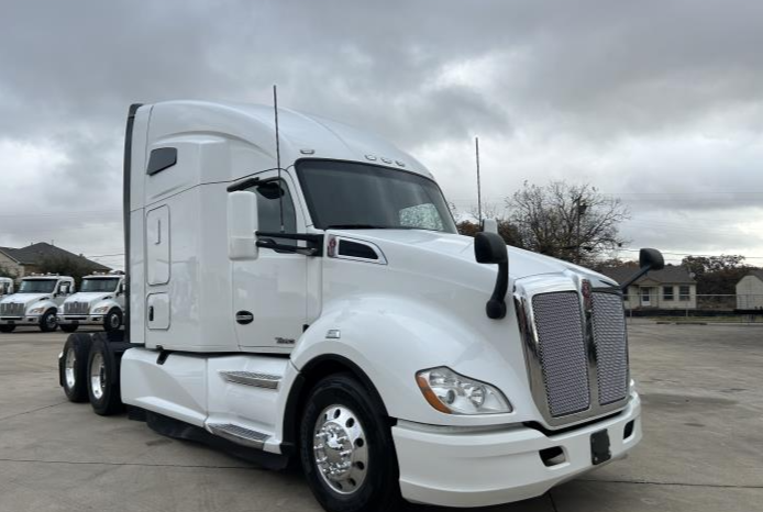 
								Used 2020 Kenworth T680 Sleeper in Irving Texas full									