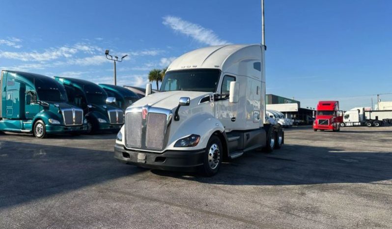 
								Used 2021 Kenworth T680 Sleeper in Miami Florida full									