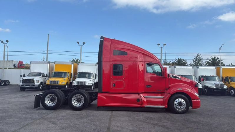 
								Used 2019 Kenworth T680 Sleeper in Miami Florida full									