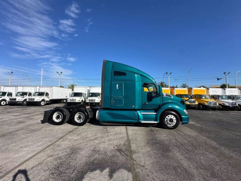 
								Used 2020 Kenworth T600 Sleeper in Miami Florida full									