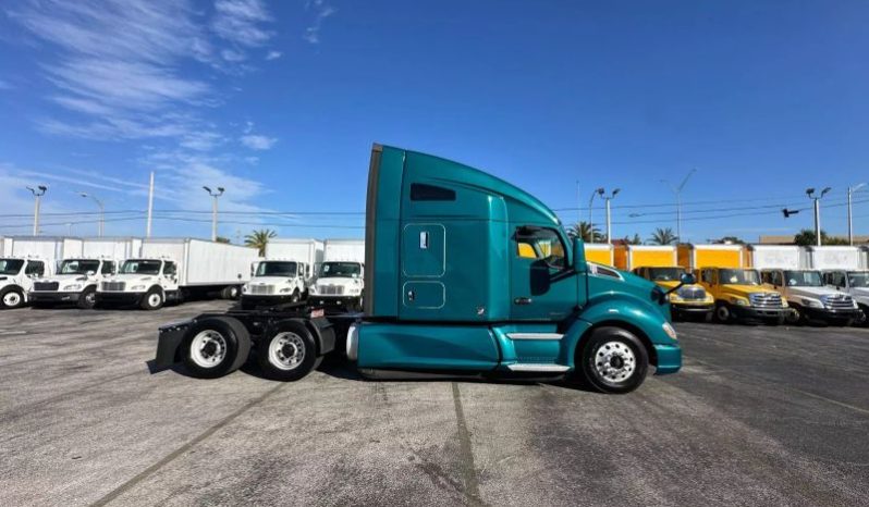 
								Used 2020 Kenworth T600 Sleeper in Miami Florida full									