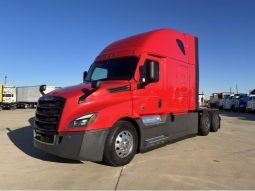 Used 2021 Freightliner Cascadia Sleeper in Irving Texas