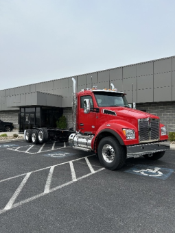 New 2025 Kenworth T880 Day Cab in Hagerstown Maryland