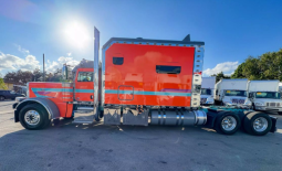 Used 2022 Peterbilt 389 ARI Sleeper in Miami Florida