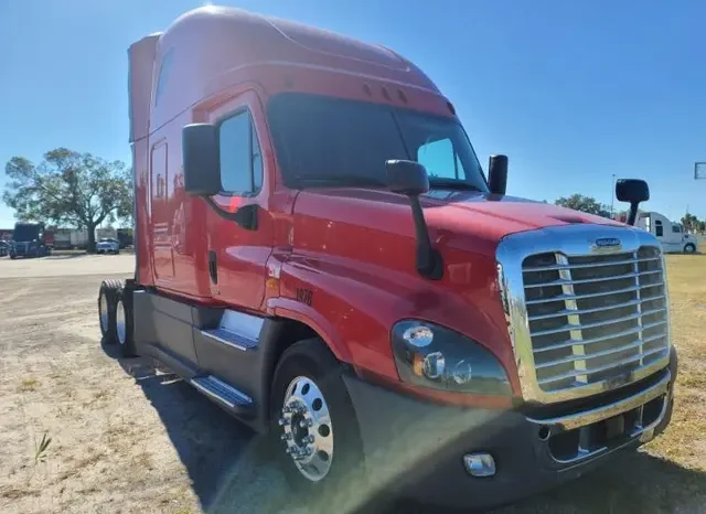 
								Used 2017 Freightliner Cascadia Evolution Sleeper in Troy Illinois full									