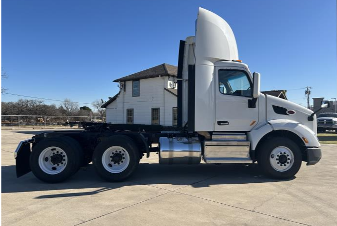 
								Used 2020 Peterbilt 579 Day Cab in Irving Texas full									