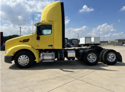 Used 2021 Peterbilt 579 Day Cab in Irving Texas