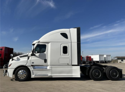 Used 2024 Freightliner Cascadia Sleeper in Irving Texas