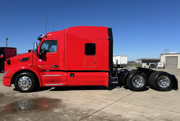 
								Used 2021 Peterbilt 579 Sleeper in Irving Texas full									