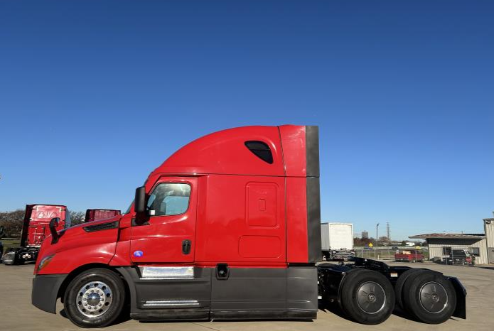 
								Used 2021 Freightliner Cascadia Sleeper in Irving Texas full									