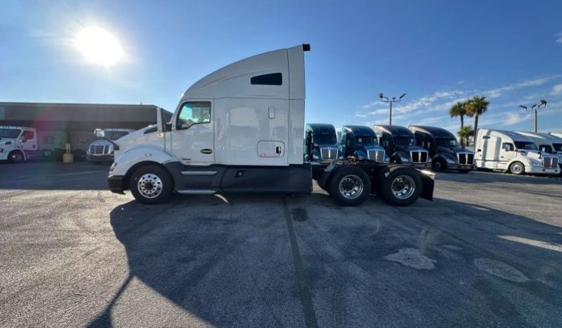 
								Used 2021 Kenworth T680 Sleeper in Miami Florida full									