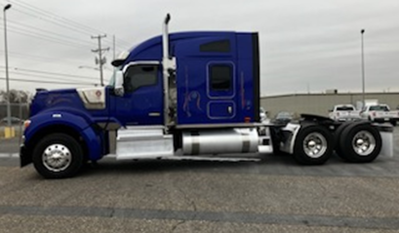 
								Used 2020 Kenworth W990 Sleeper in Harrisonburg Virginia full									