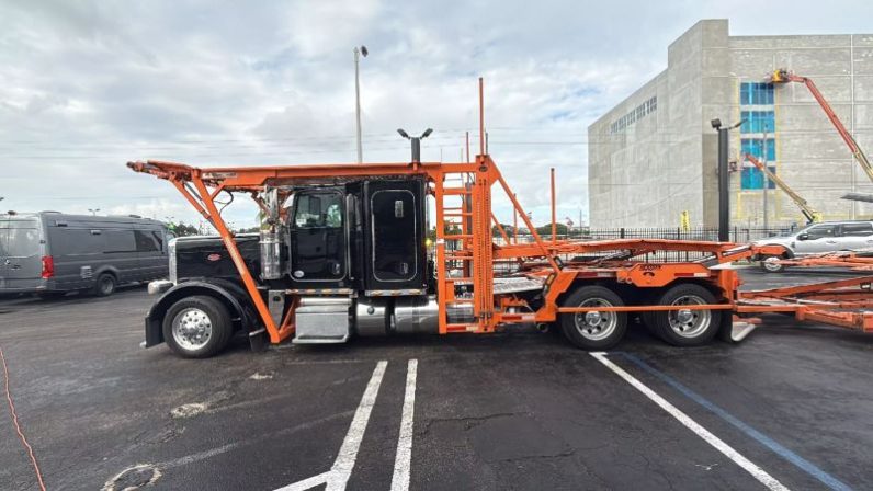
								Used 2017 Peterbilt 389 Car Haulers in Miami Florida full									