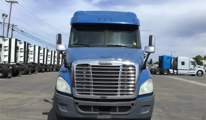 
								Used 2017 Freightliner Cascadia Sleeper in French Camp California full									