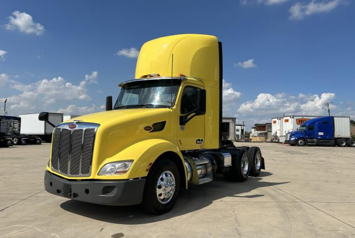 
								Used 2021 Peterbilt 579 Day Cab in Irving Texas full									