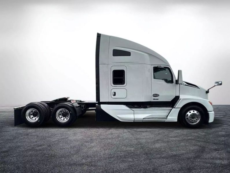 
								Used 2022 Kenworth T600 Sleeper in Miami Florida full									