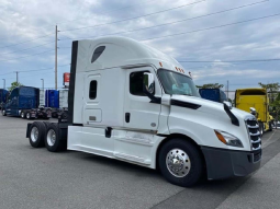 Used 2021 Freightliner Cascadia 126 Sleeper in North Bergen New Jersey