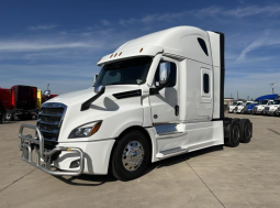 Used 2024 Freightliner Cascadia Sleeper in Irving Texas