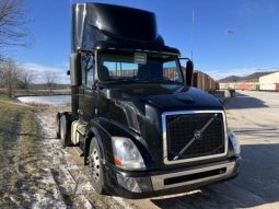 Used 2016 Volvo VNL64T300 Day Cab in Arcadia Wisconsin