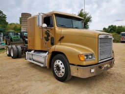 Used 2001 Freightliner FLD112 Sleeper in Hillsboro Wisconsin
