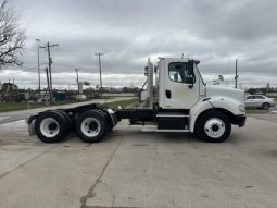 Used 2011 Freightliner BUSINESS CLASS M2 112 Day Cab in Kingwood Texas