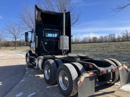 Used 2013 Volvo VNL64T300 Day Cab in Arcadia Wisconsin