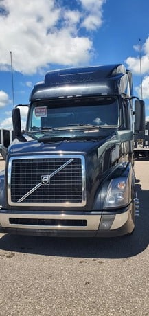 Used 2018 Volvo VNL64T780 Sleeper in Arcadia Wisconsin