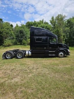 Used 2015 Volvo VNL64T300 Sleeper in Arcadia Wisconsin