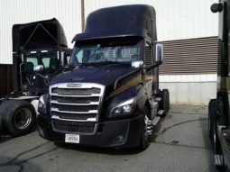 Used 2019 Freightliner CASCADIA 116 Day Cab in Arcadia Wisconsin