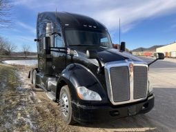 Used 2018 Kenworth T680 Sleeper in Arcadia Wisconsin