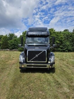 Used 2015 Volvo VNL64T300 Sleeper in Arcadia Wisconsin