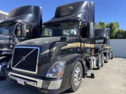 Used 2014 Volvo VNL64T300 Day Cab in Arcadia Wisconsin