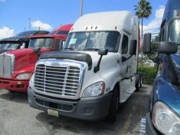 Used 2015 Freightliner Cascadia 125 Sleeper in Hialeah Florida