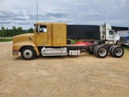 Used 2001 Freightliner FLD112 Sleeper in Hillsboro Wisconsin