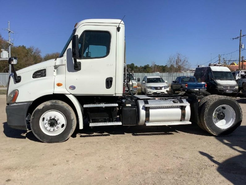 
								Used 2014 Freightliner Cascadia Day Cab in Porter Texas full									