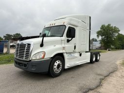 Used 2015 Freightliner Cascadia Sleeper in Porter Texas