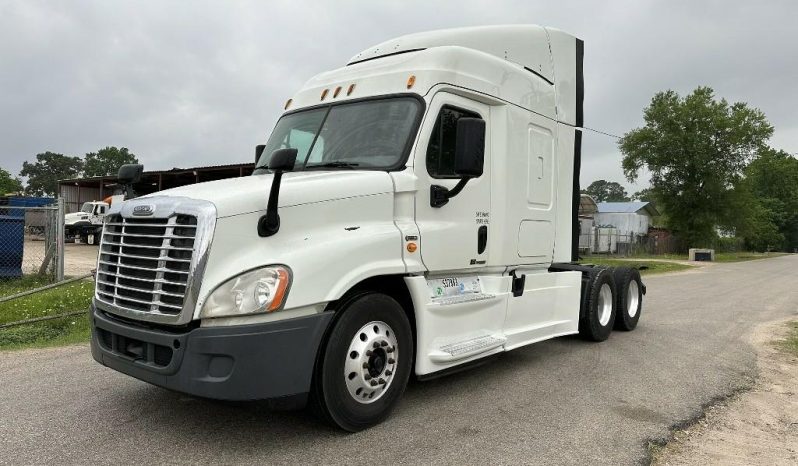 
								Used 2015 Freightliner Cascadia Sleeper in Porter Texas full									