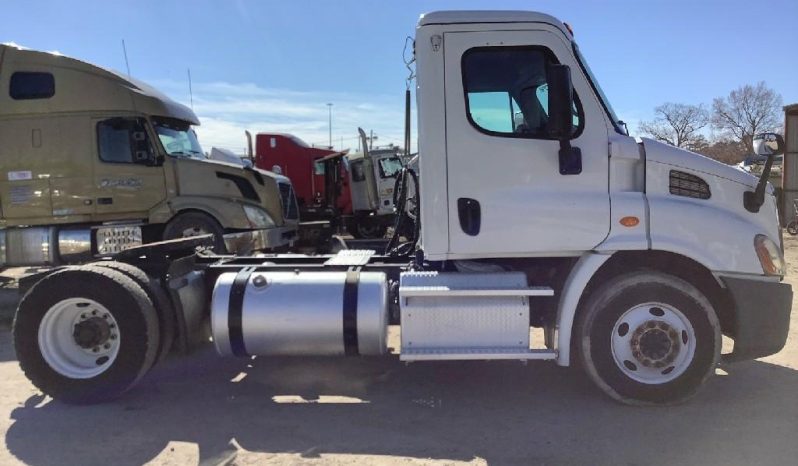 
								Used 2014 Freightliner Cascadia Day Cab in Porter Texas full									