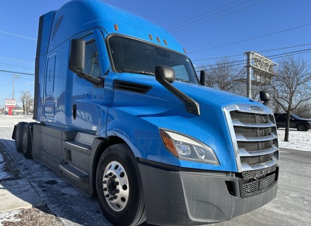 
								Used 2022 Freightliner Cascadia Sleeper in Chicago Illinois full									